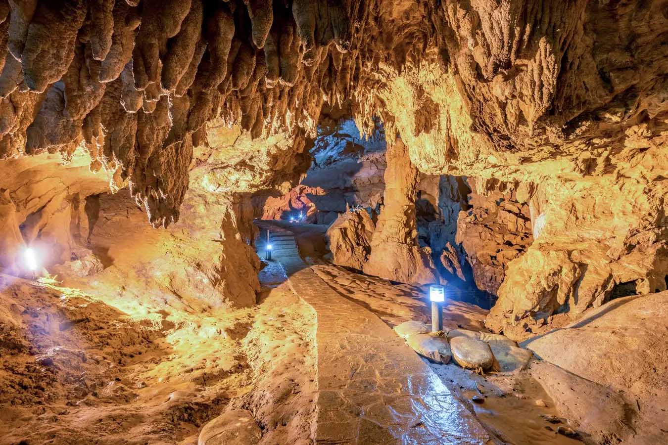 Nguom Ngao Cave vietnam